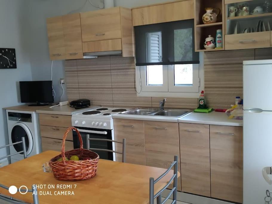 Sun And Sea 1 Apartment Elika ภายนอก รูปภาพ